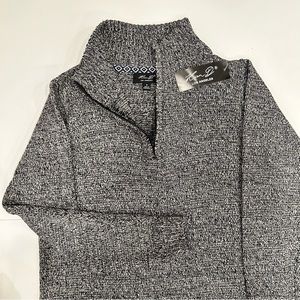 Kian D. Los Angeles Pullover Knit Sweater, Men’s size S color white and black